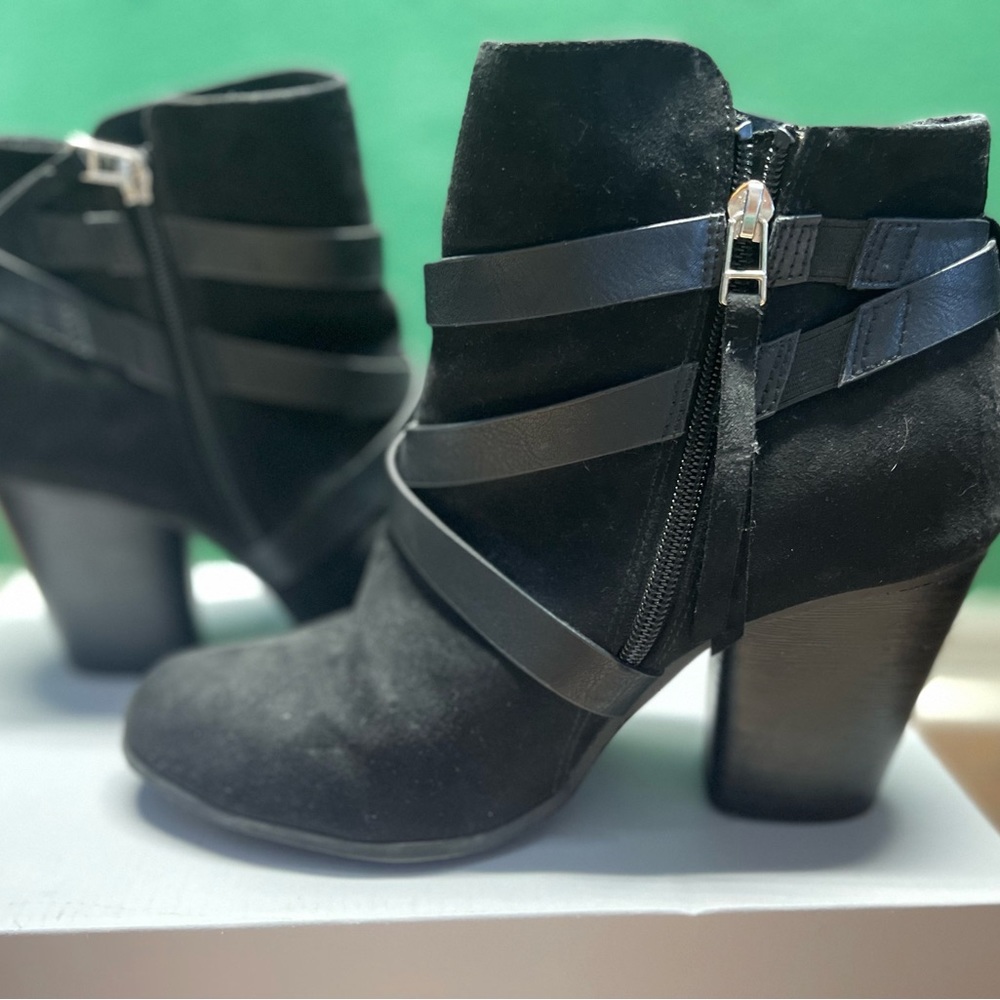 Torrid size 9 ankle booties